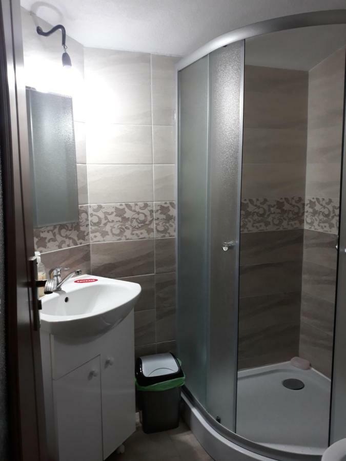 Pensiunea Covaciu Vadu Izei Luaran gambar